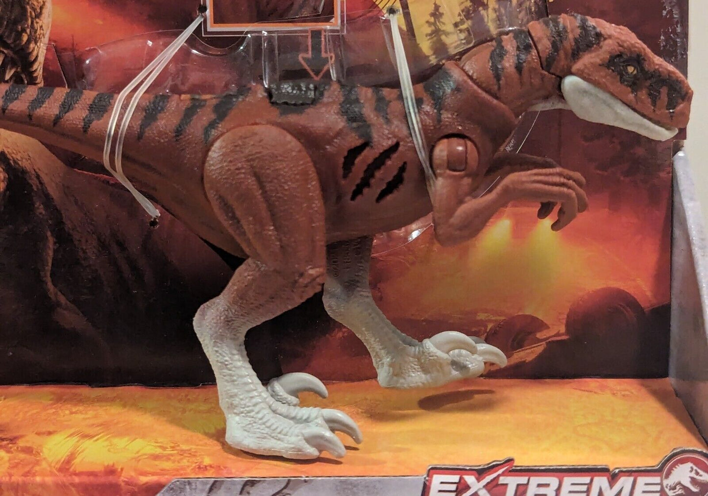 Jurassic World Dominion Extreme Damage Dinosaur Atrociraptor Tiger