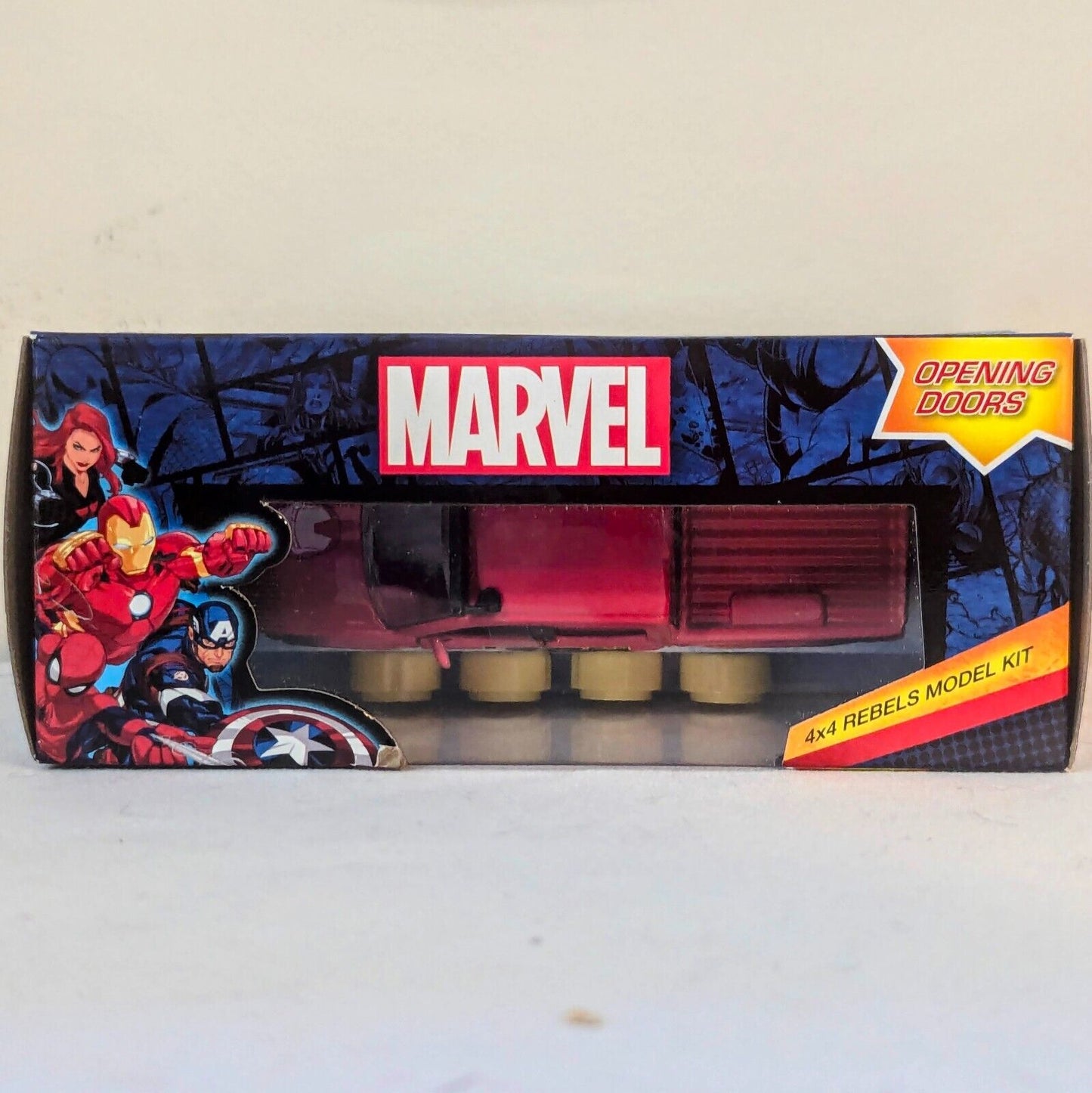 Marvel 4x4 Rebels Model Kit Iron-Man 2014 Chevy Silverado 1500 DieCast Truck NEW