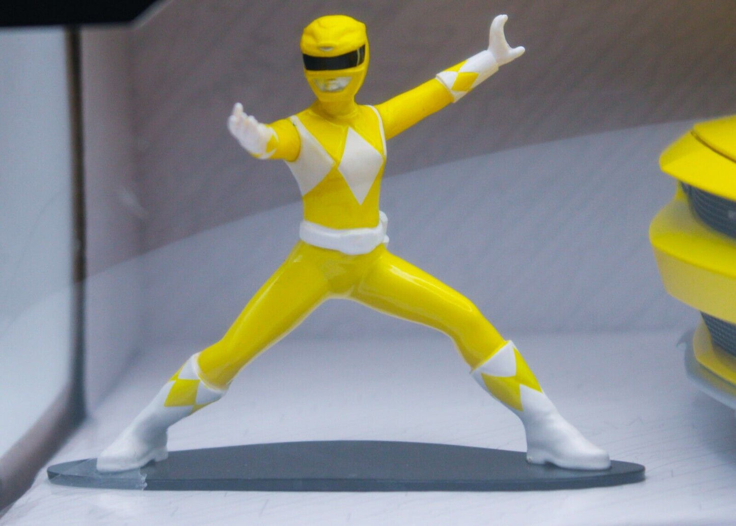 Jada 1/24 Diecast, Dodge Challenger SRT Hellcat & Yellow Power Ranger Figure