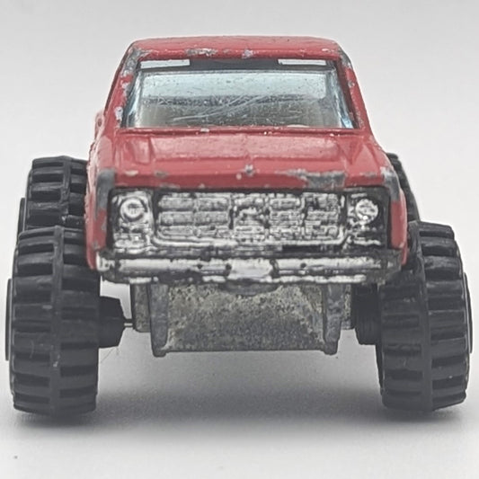 1/64 Scale 1979 Chevy Stepside 4x4 Pickup Truck Diecast Vehicle - Yatming 1091