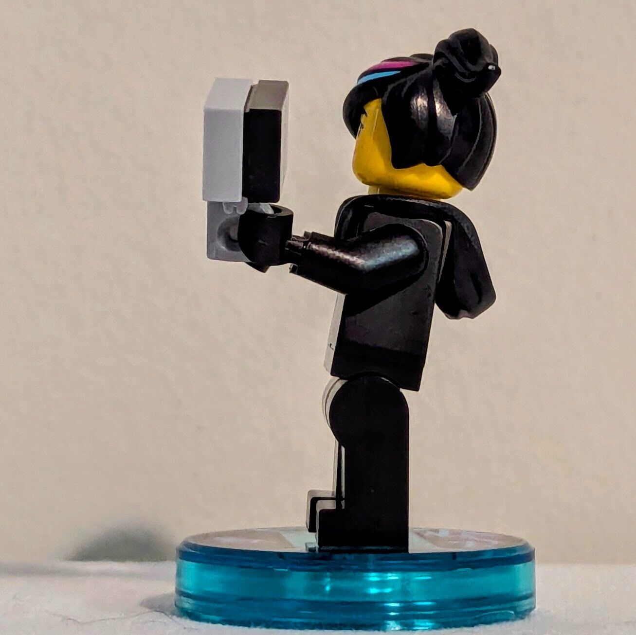 LEGO Dimensions The Lego Movie Wildstyle Lucy Minifigure & Tag Base Disc