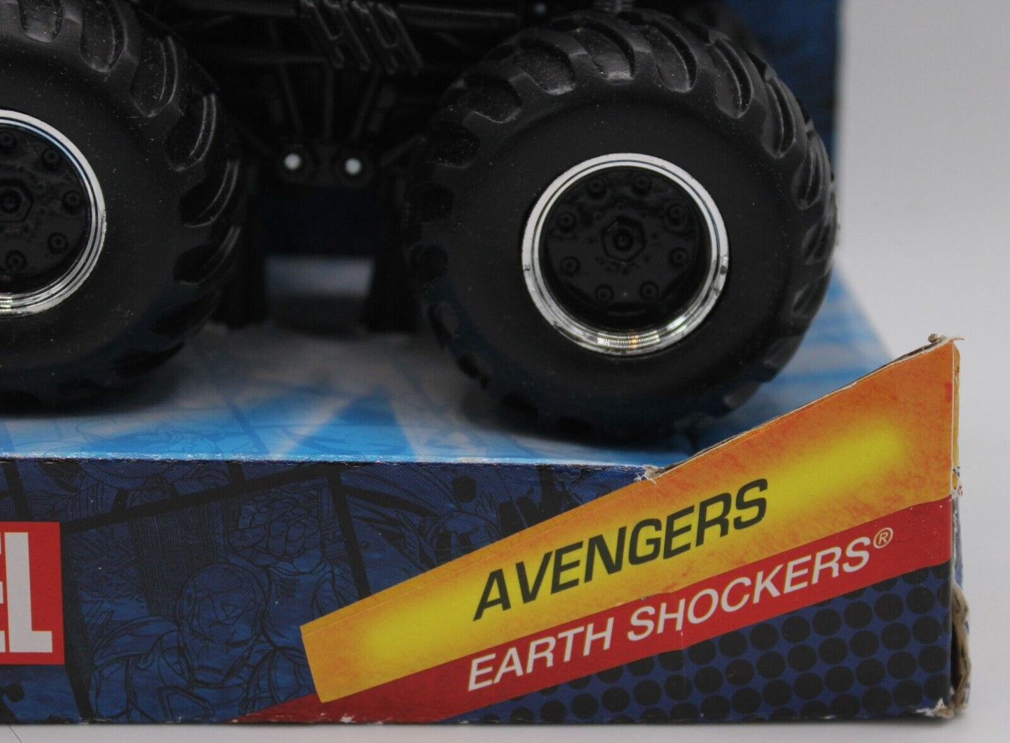 Marvel Avengers Earth Shockers GM Jeep Die-Cast Monster Truck Pull-Back Power