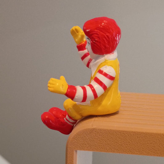 Vintage 1990 McDonalds Happy Meal Ronald McDonald Sitting Minifigure Toy