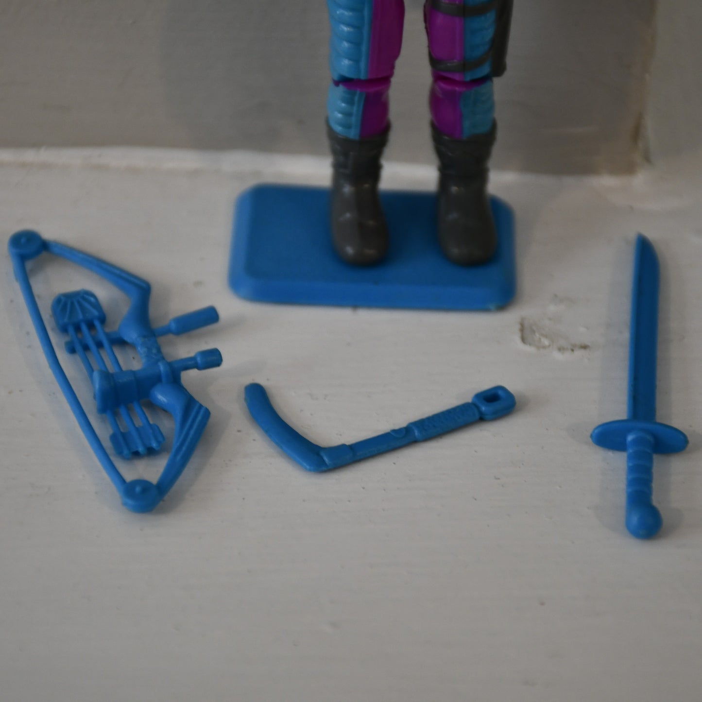 1993 G.I. Joe Night Creeper Action Figure Vintage 90's Accessories Bow & Stand