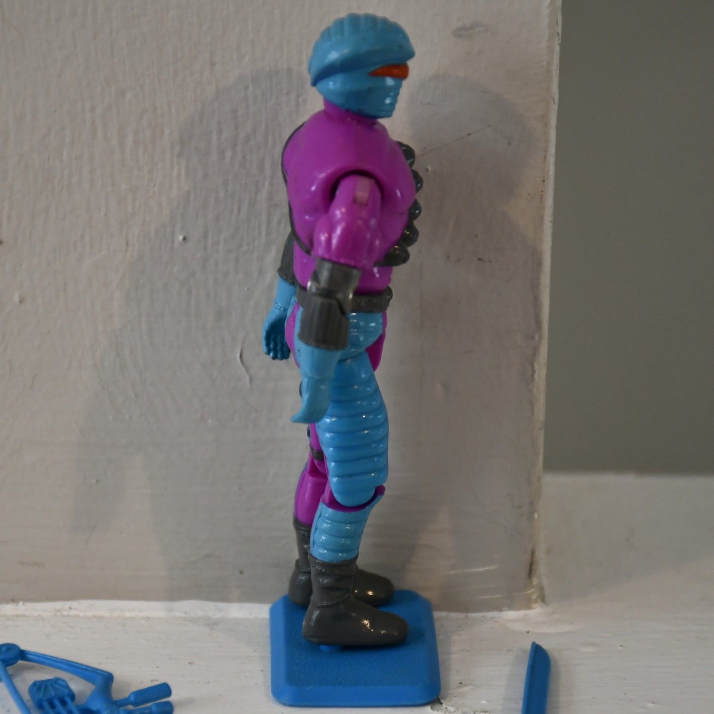 1993 G.I. Joe Night Creeper Action Figure Vintage 90's Accessories Bow & Stand