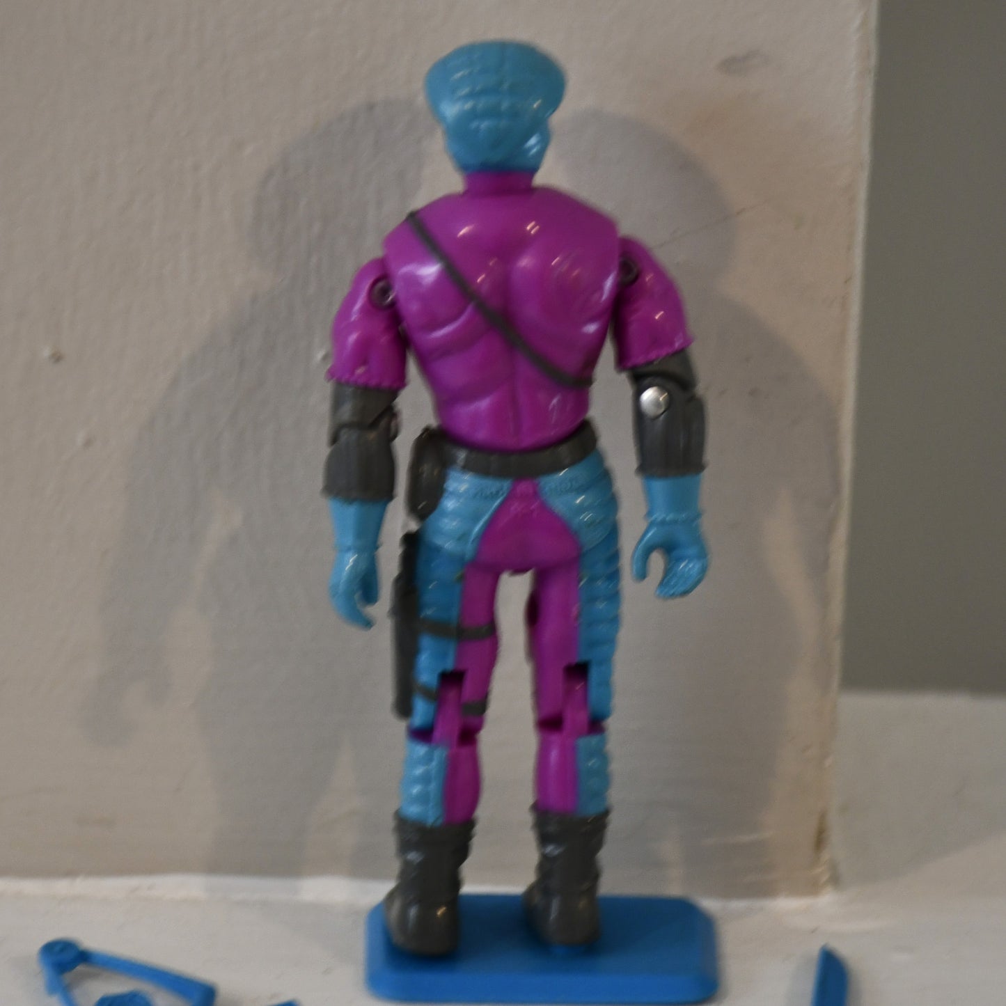1993 G.I. Joe Night Creeper Action Figure Vintage 90's Accessories Bow & Stand