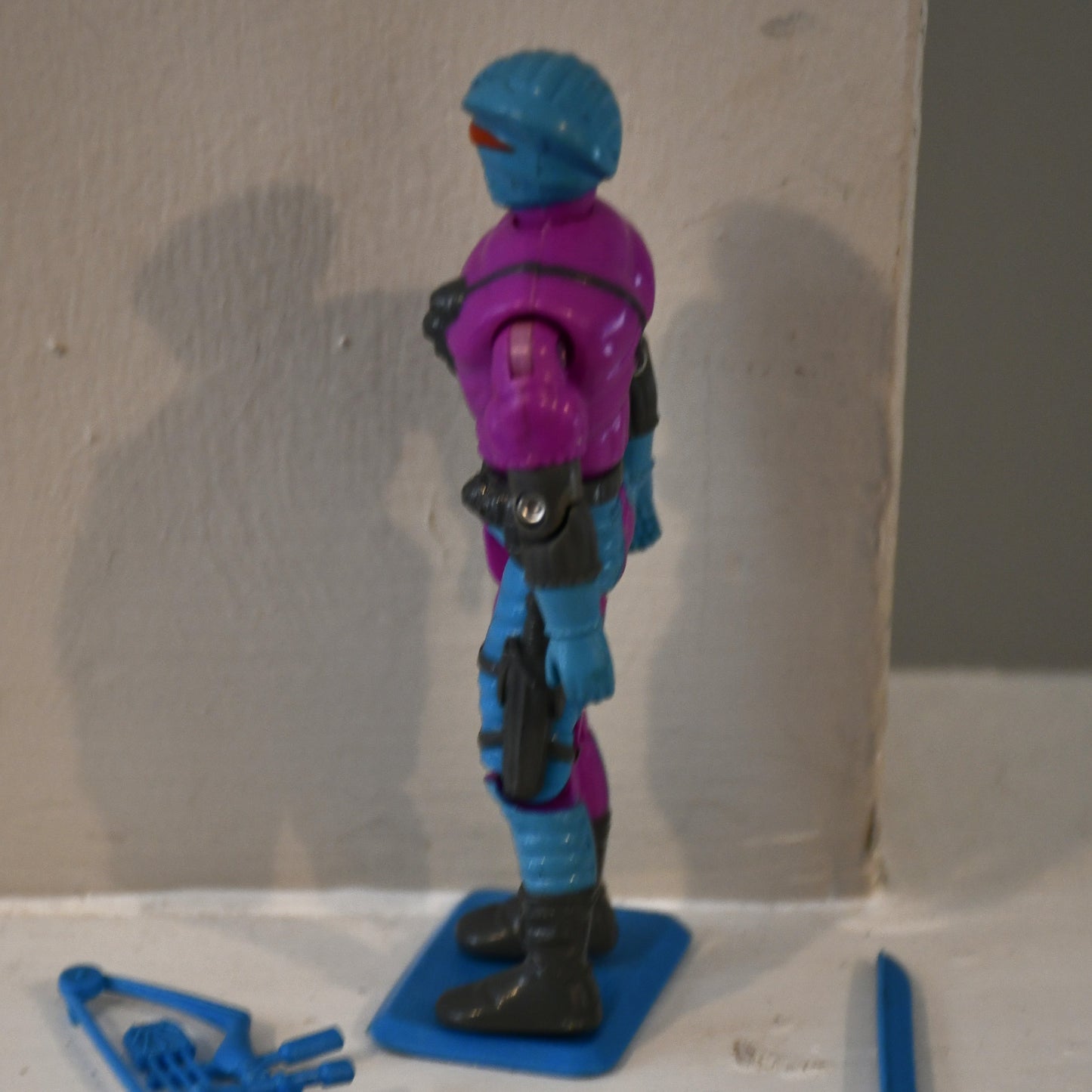 1993 G.I. Joe Night Creeper Action Figure Vintage 90's Accessories Bow & Stand