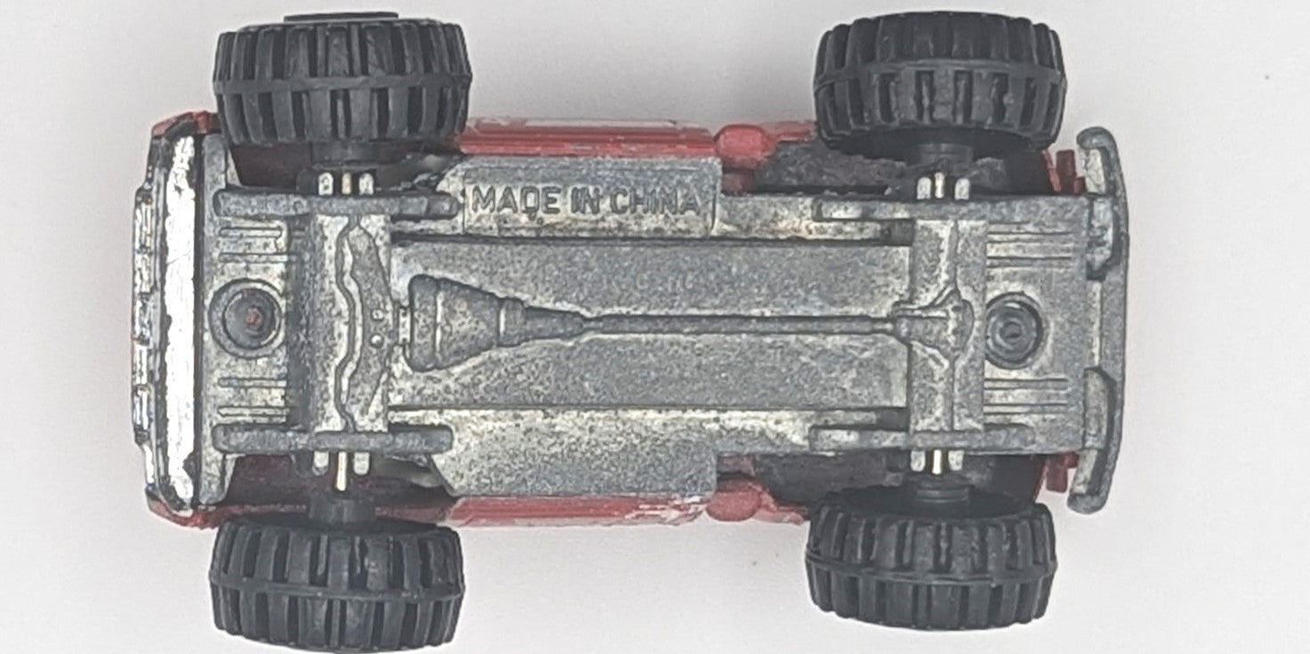 1/64 Scale 1979 Chevy Stepside 4x4 Pickup Truck Diecast Vehicle - Yatming 1091