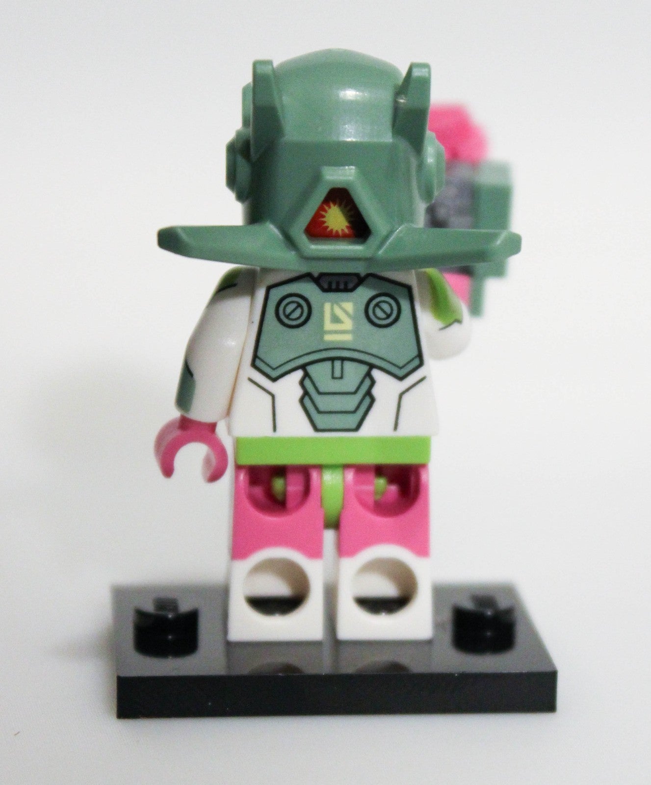 LEGO 71037 Minifigure Series 24 Lot Of 4 Robot Warrior/Referee/Paper Boy/Potter