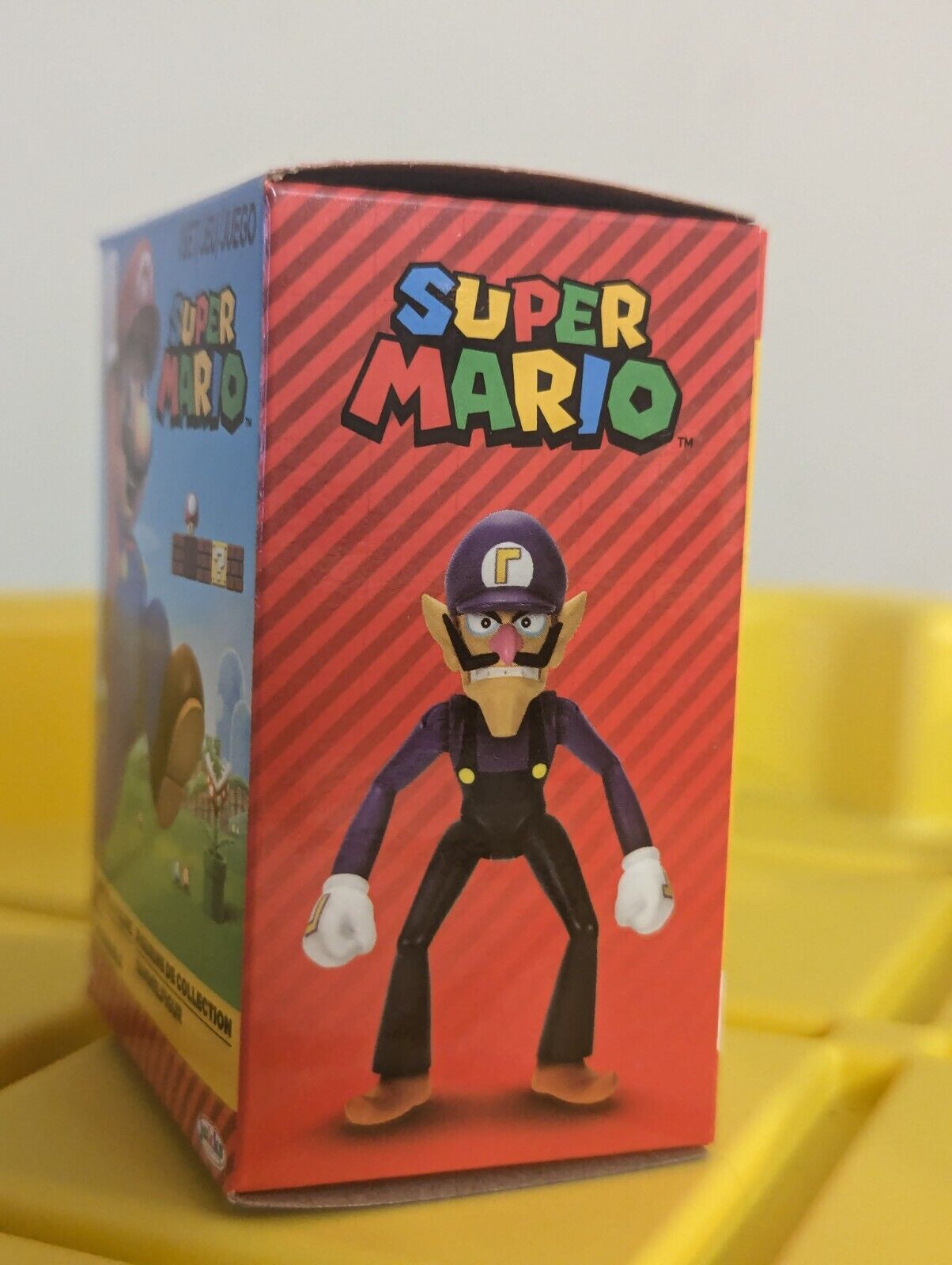 Super Mario Jakks Pacific Waluigi 2.5 Inch Figure Nintendo Collectible MIB