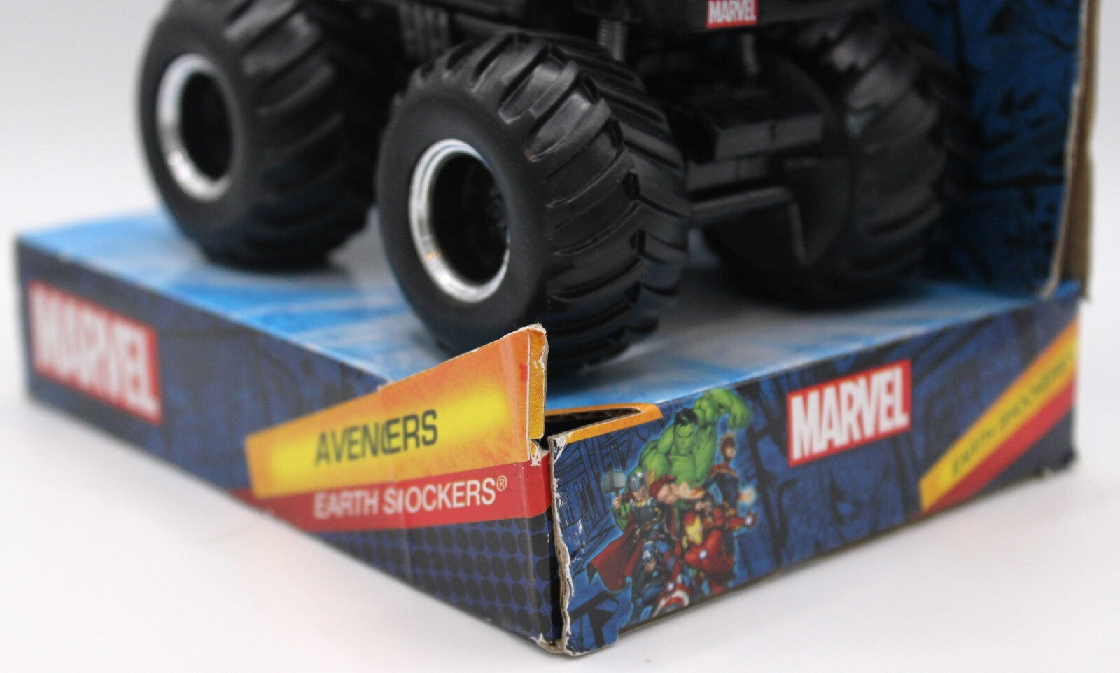Marvel Avengers Earth Shockers GM Jeep Die-Cast Monster Truck Pull-Back Power