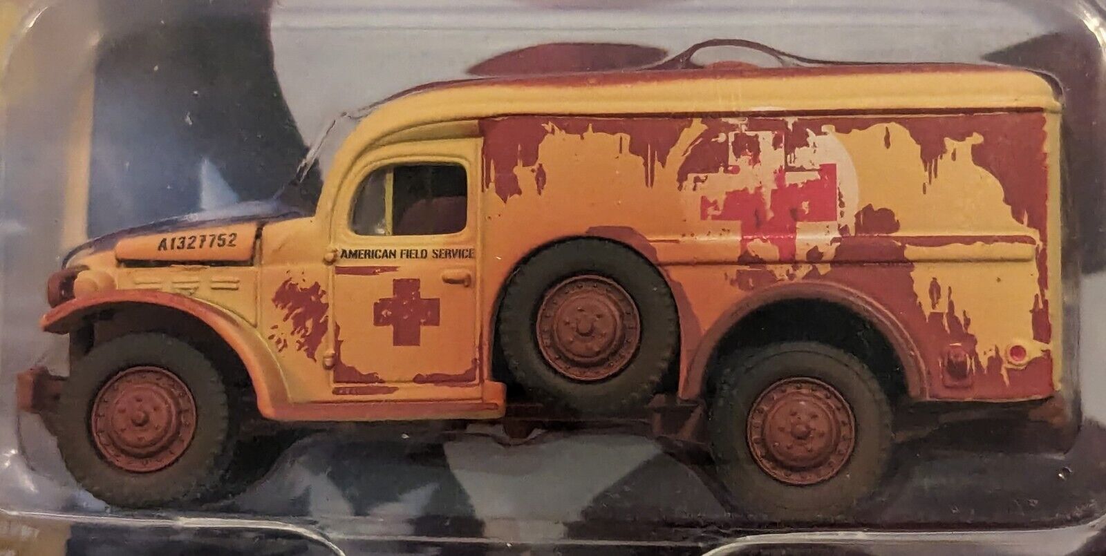 Johnny Lightning Wheeled Warriors #5 WWII Dodge WC54 Ambulance B