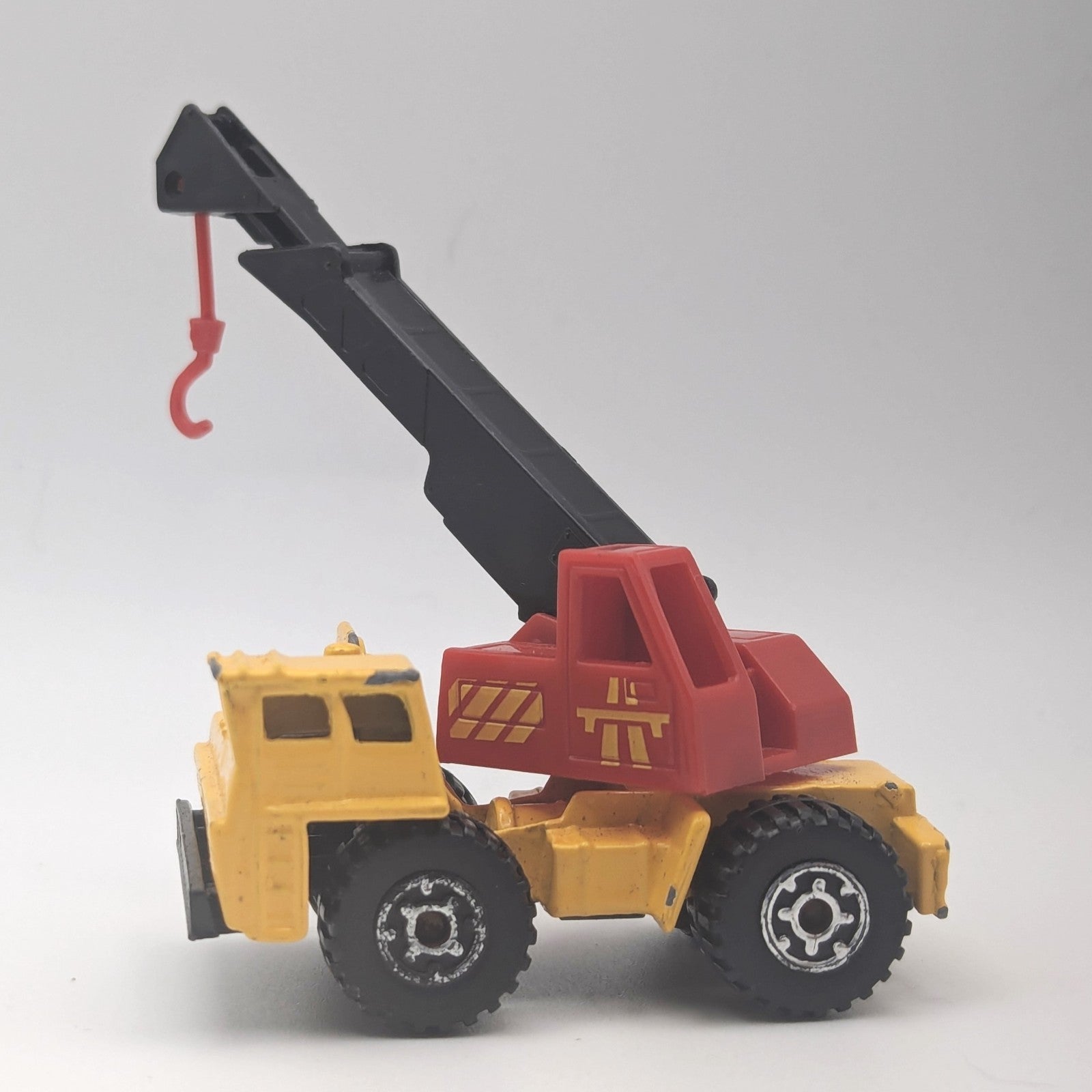 Matchbox Faun Mobile Crane Truck Yellow Red 1992 Diecast Thailand