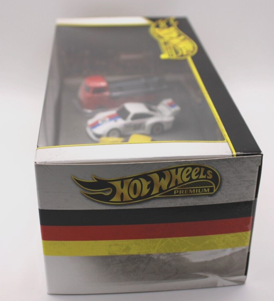 2024 Hot Wheels Premium - Porsche Box Set - German Racers - VW T 1 & Porsche