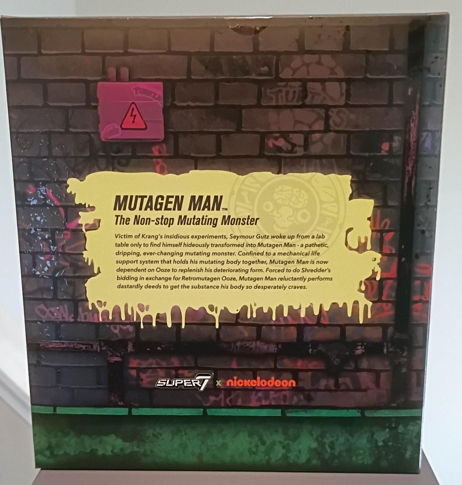 Teenage Mutant Ninja Turtles Ultimates! Glow-In-The-Dark Mutagen Man 7-Inch Fig