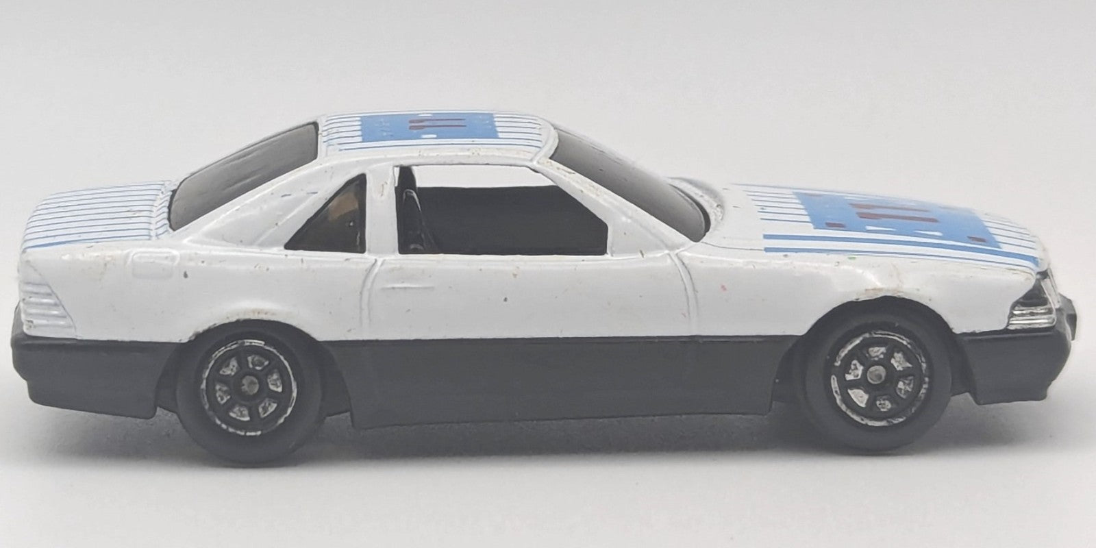 Yat Ming #812 Mercedes-Benz 500 SL White 1:64 Scale Diecast Car