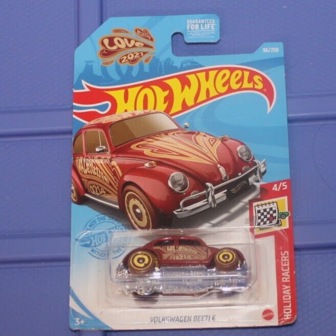 Hot Wheels Red Volkswagen Beetle 1:64 Diecast Holiday Racers 4/5 New 2020