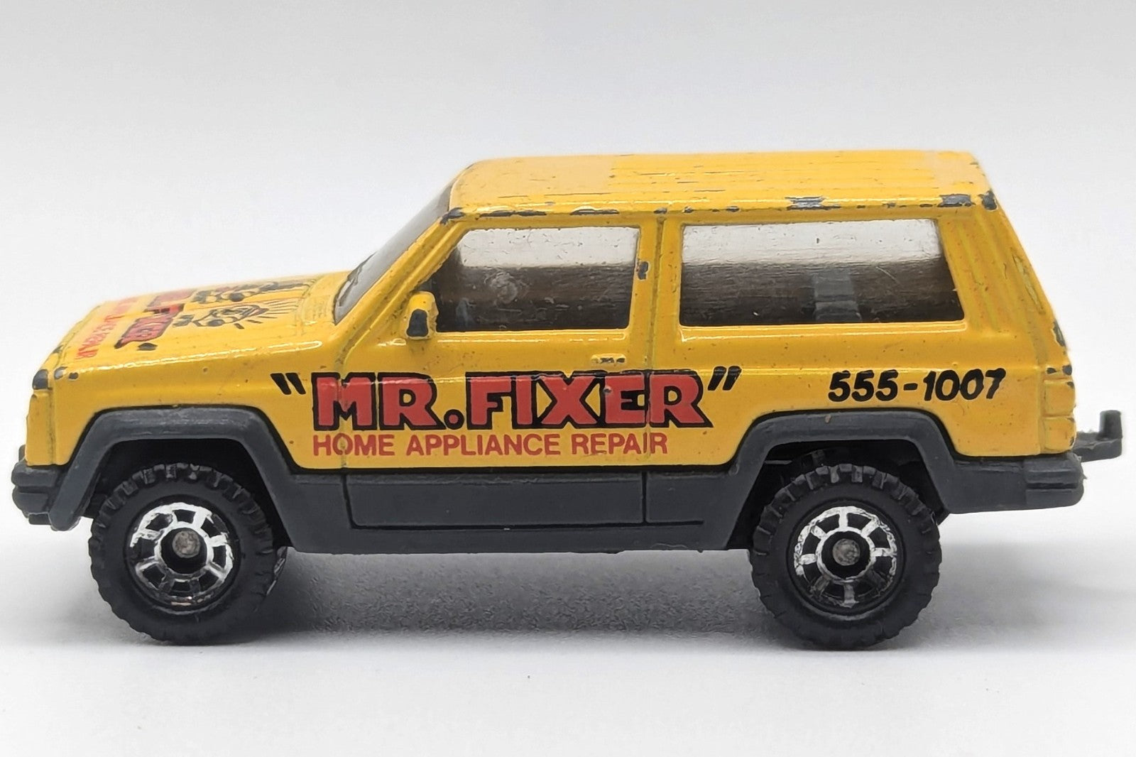 Vintage 1986 Matchbox Jeep Cherokee Mr. Fixer Home Appliance Repair Truck