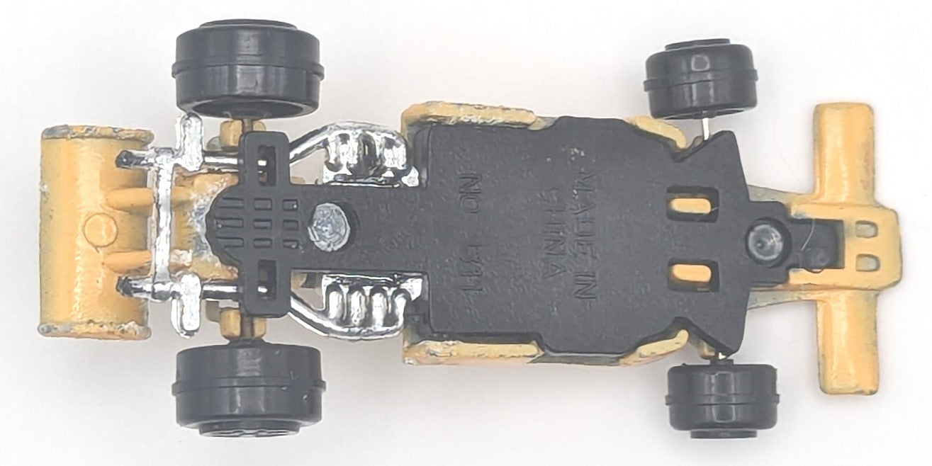 Yatming Casting 1311 Lola T370 Formula 1 Racecar Yellow Diecast - Missing Driver