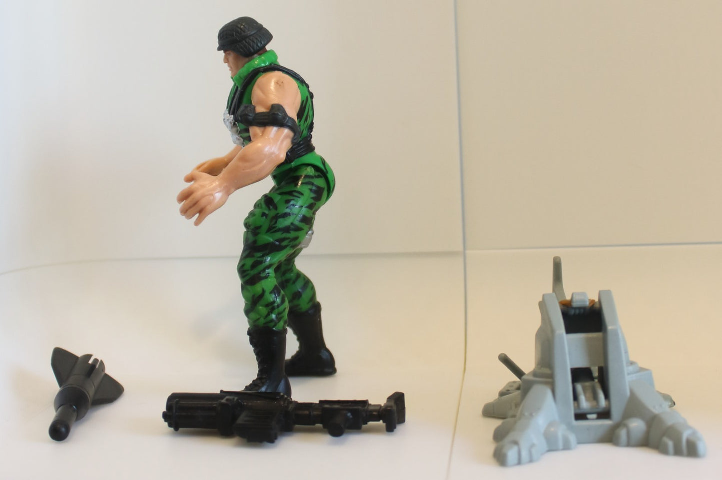 GI Joe Extreme Sgt. Savage Hasbro Vintage 1996 with Power Launch Catapult