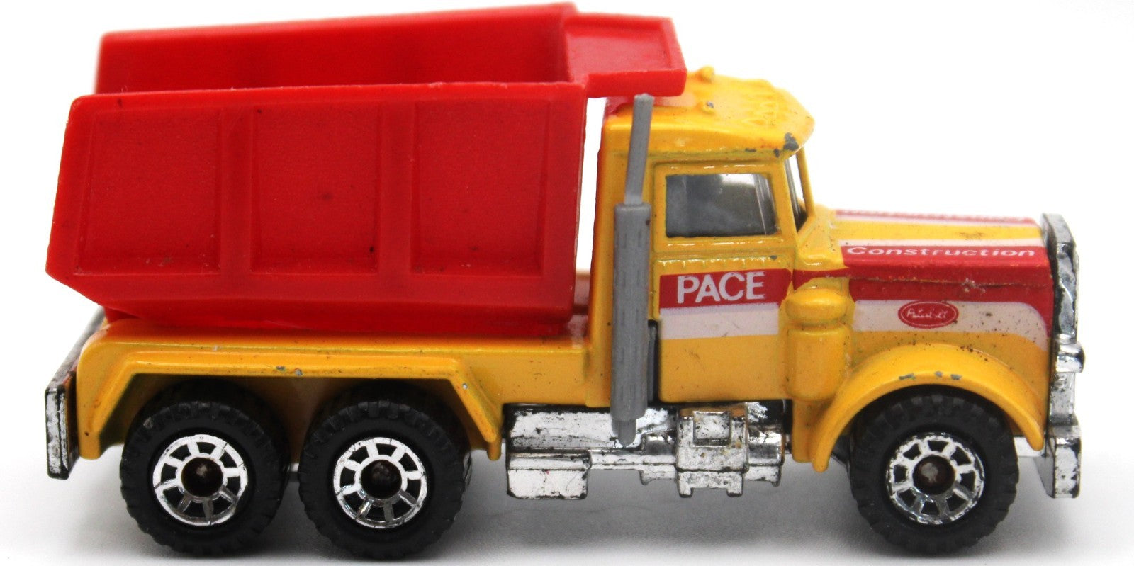 1981 Vintage Old Matchbox Peterbilt Dump Truck Pace Yellow Red Construction