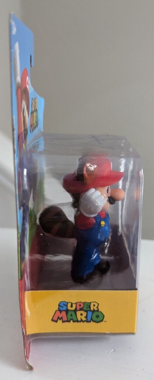 World of Nintendo Super Mario Raccoon Mario 2.5" Figure Card & Bubble Packaging