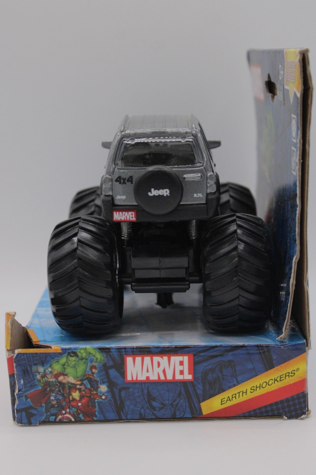 Marvel Avengers Earth Shockers GM Jeep Die-Cast Monster Truck Pull-Back Power