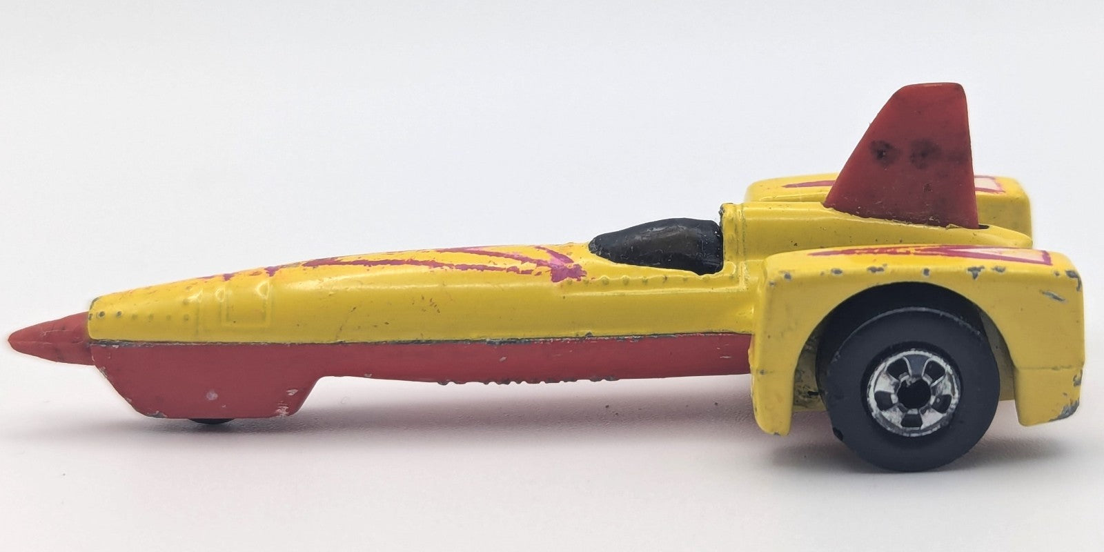 1988 Vintage Diecast Mattel Hot Wheels Tricar X8 Red/Yellow Dragster Speed Racer