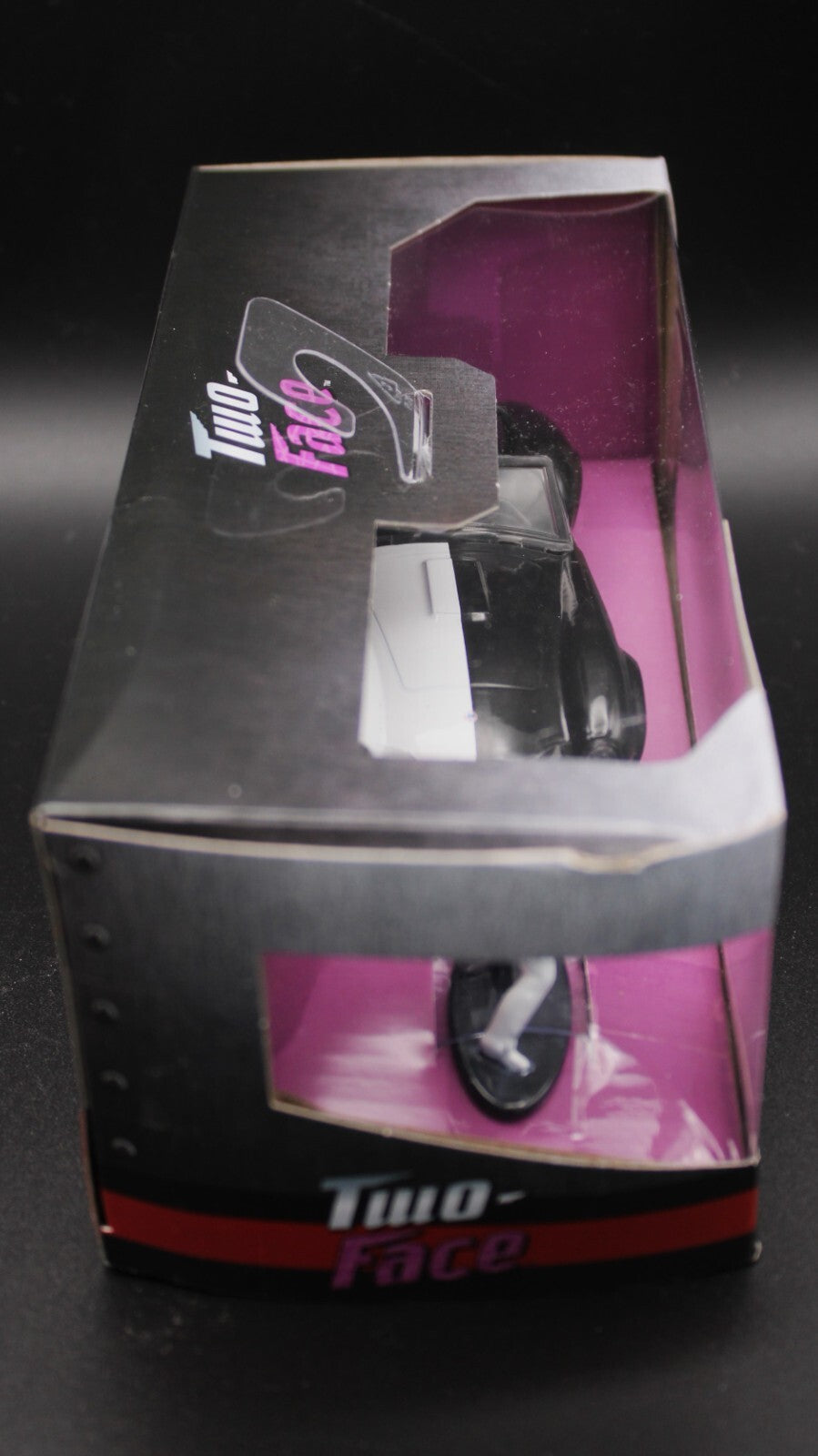 Jada Toys 1965 Shelby Cobra 427 S/C #2 w/ Two-Face Figure Batman 5 Inch 1:32