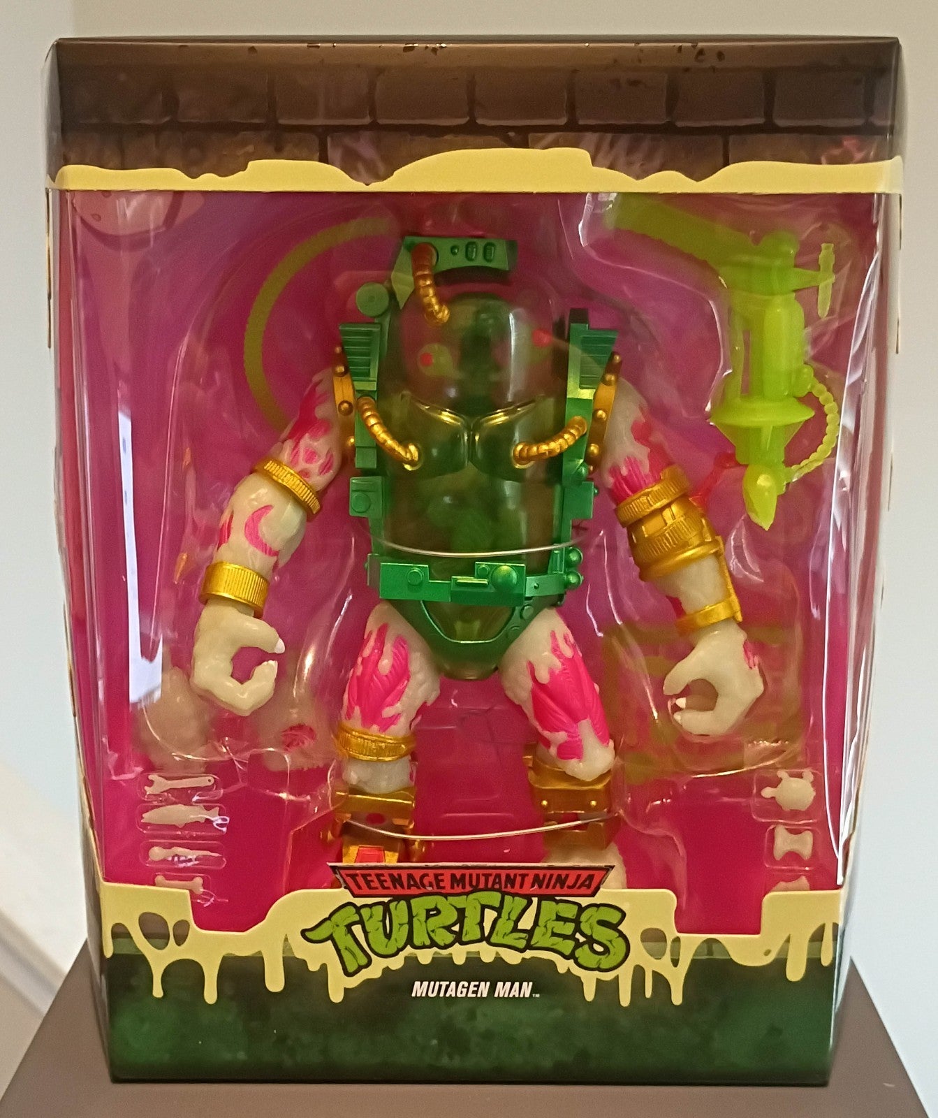 Teenage Mutant Ninja Turtles Ultimates! Glow-In-The-Dark Mutagen Man 7-Inch Fig