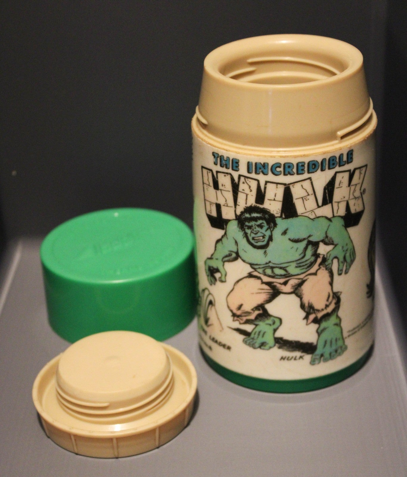 Vintage 1978 Marvel Comics The Incredible Hulk Aladdin Plastic Thermos With Cup