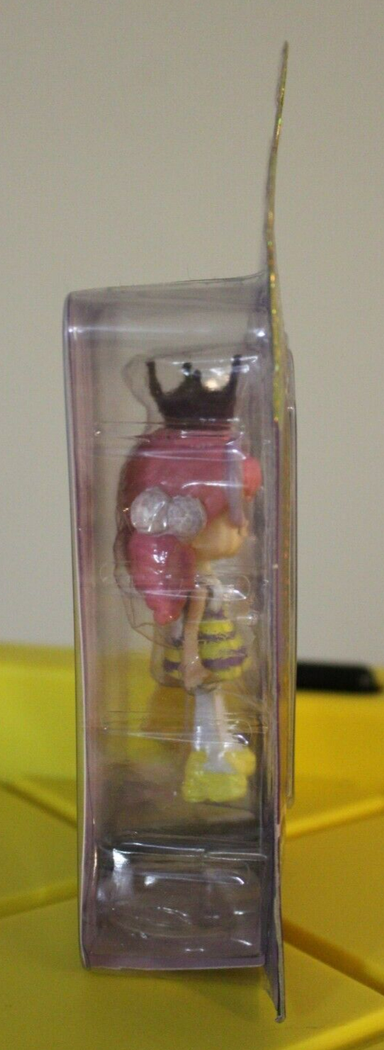 Shopkins Happy Places Royal Trends QUEEN BEEHAVE Doll & Pop Skirt MIB