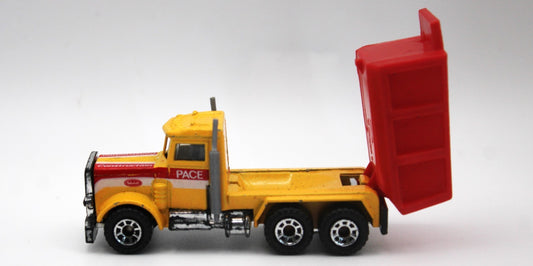 1981 Vintage Old Matchbox Peterbilt Dump Truck Pace Yellow Red Construction