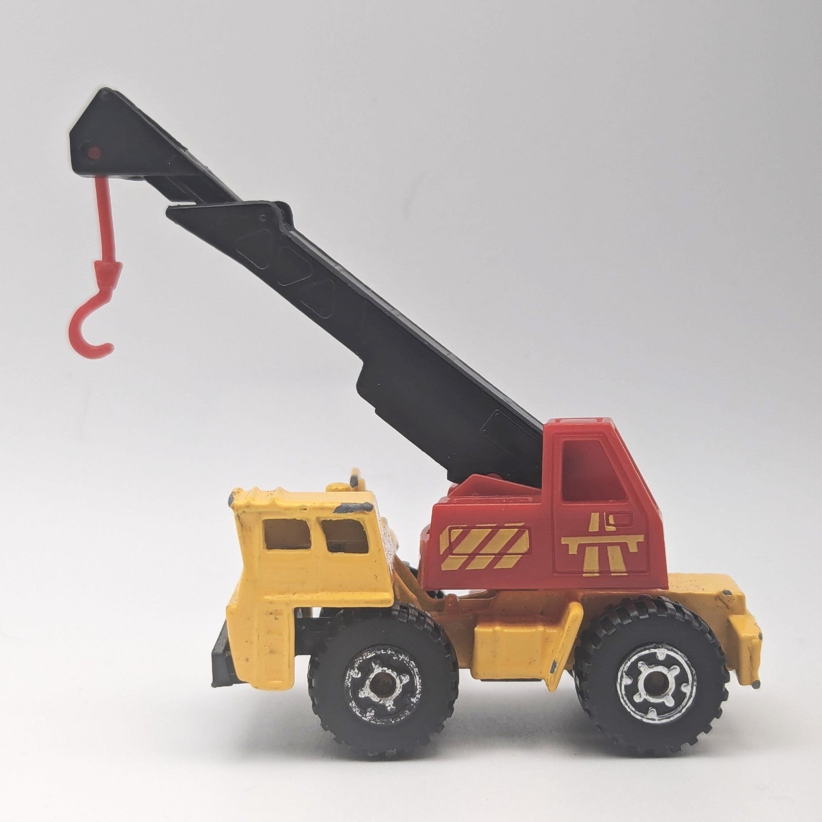 Matchbox Faun Mobile Crane Truck Yellow Red 1992 Diecast Thailand