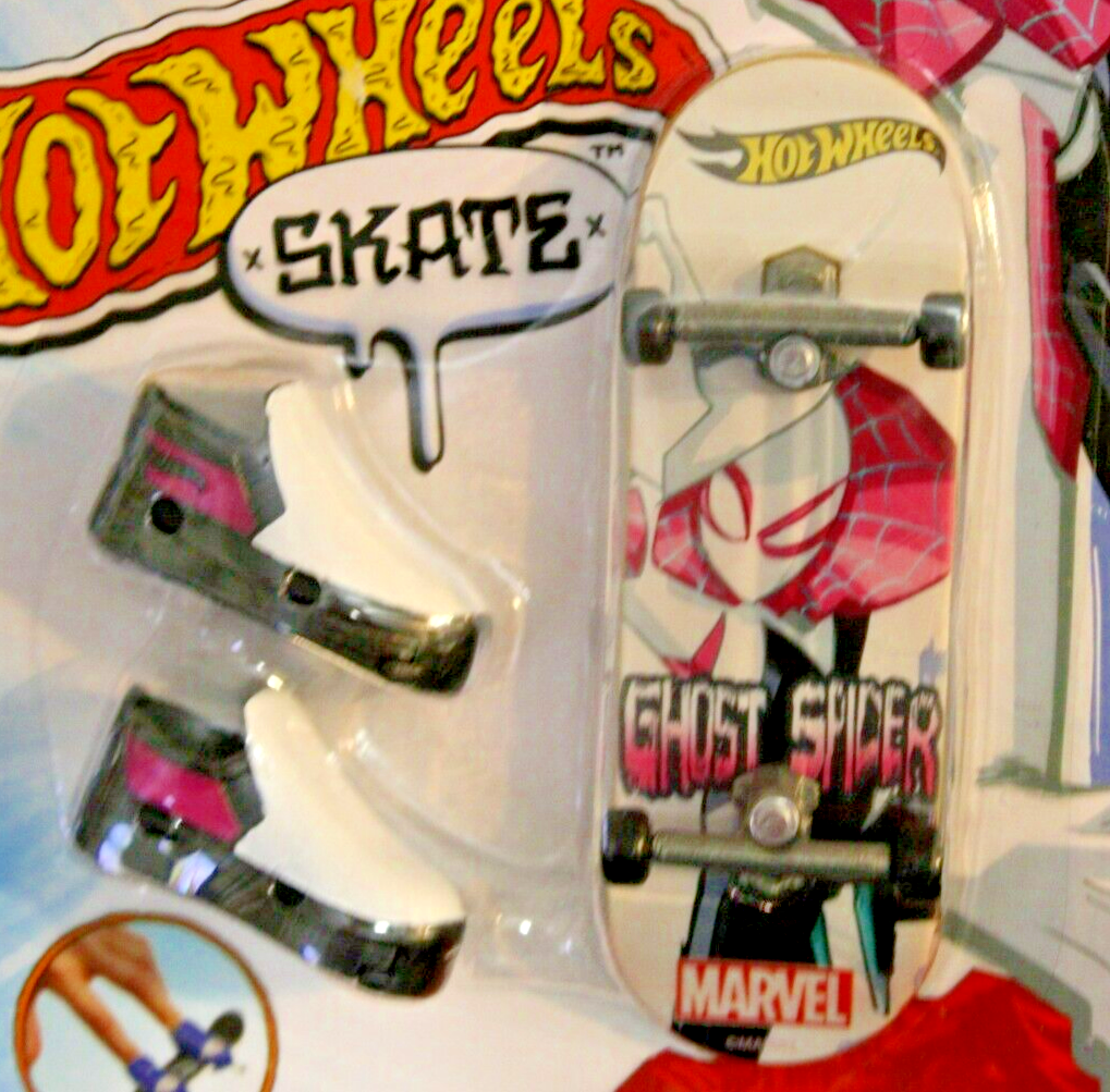 Hot Wheels Skate Marvel Ghost Spider-Man Finger Skateboard with Shoes