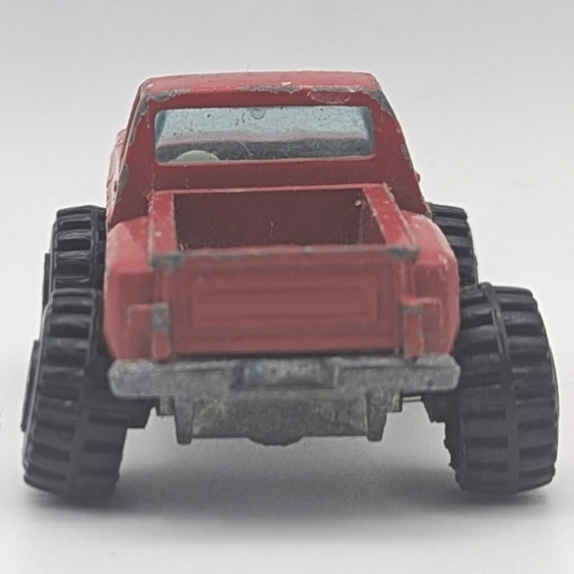 1/64 Scale 1979 Chevy Stepside 4x4 Pickup Truck Diecast Vehicle - Yatming 1091