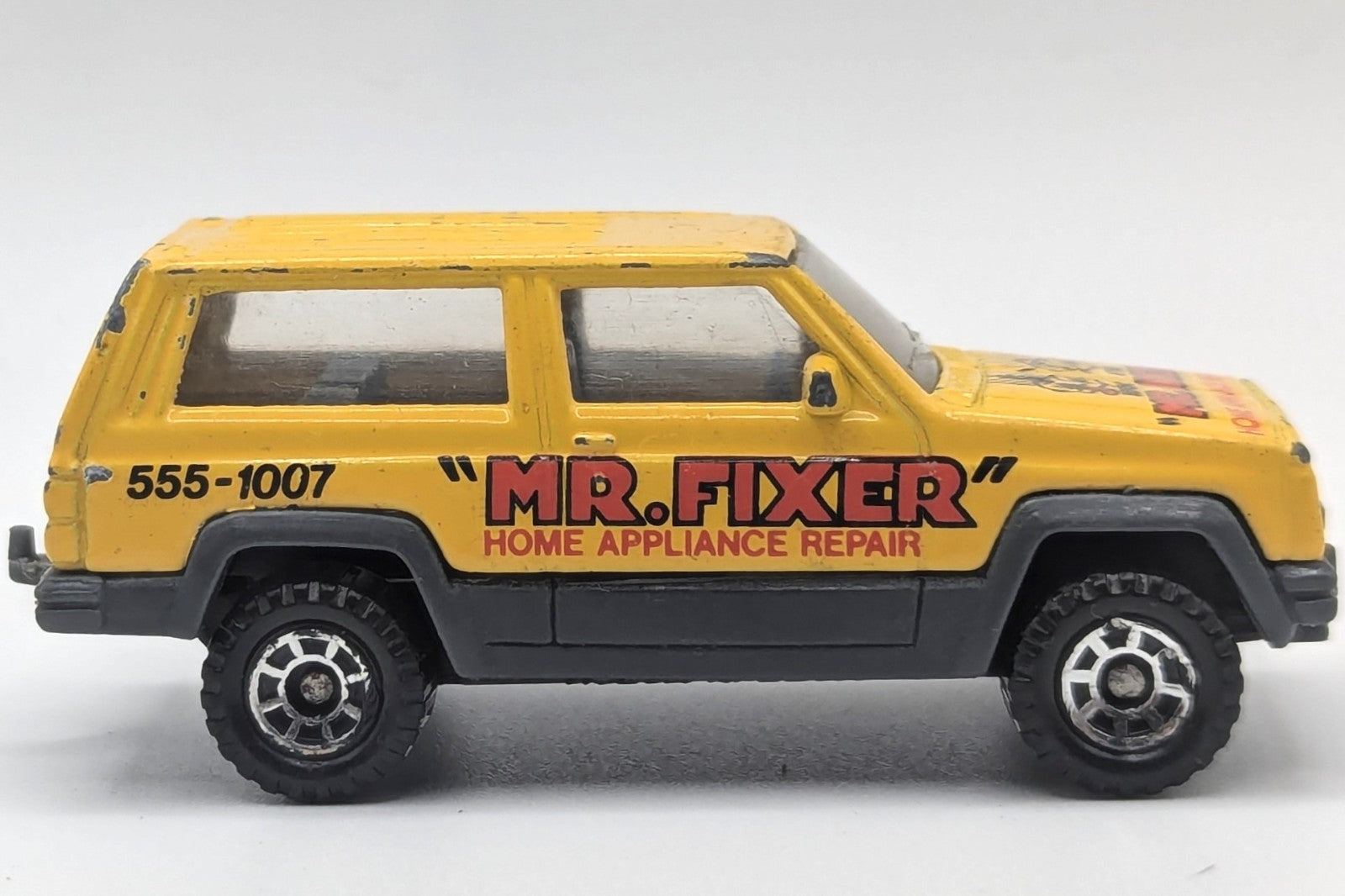 Vintage 1986 Matchbox Jeep Cherokee Mr. Fixer Home Appliance Repair Truck