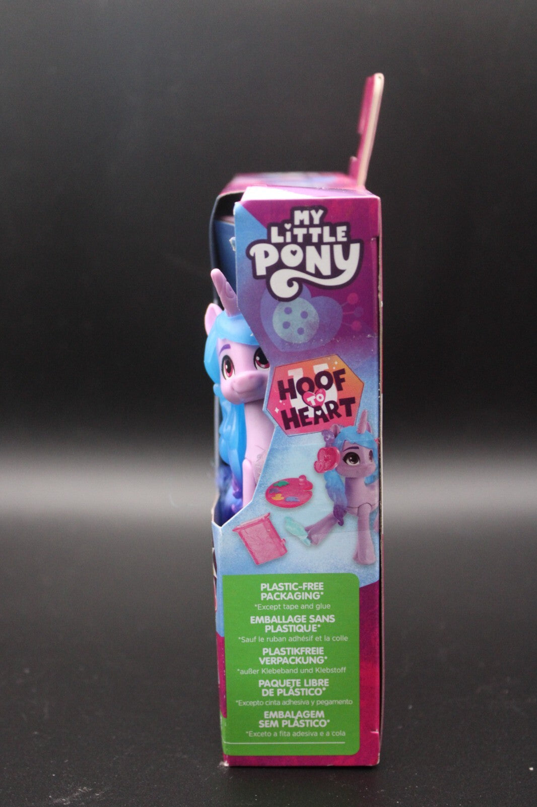 My Little Pony Cutie Mark Magic - Izzy Moonbow Figure w/ 16 Accessories