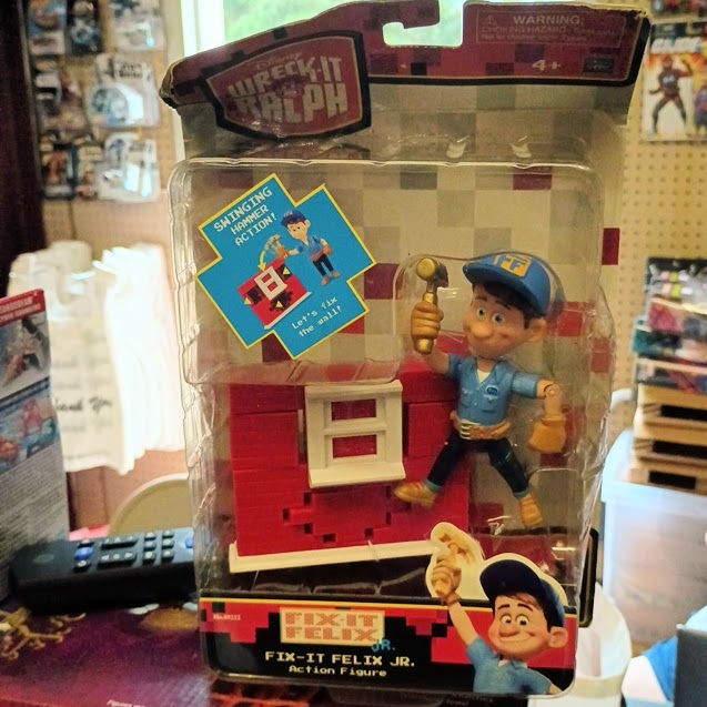 Disney Fix-It Felix Jr Swinging Hammer Wreck-It Ralph Good Action Figure Bad Box